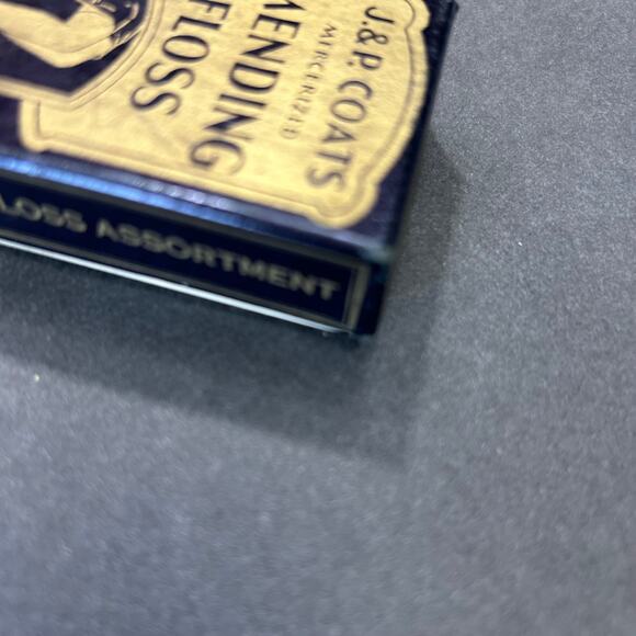 J & P Antique 1940's Mending Floss Assortment A-47 in Original Box - Picture 4 of 9